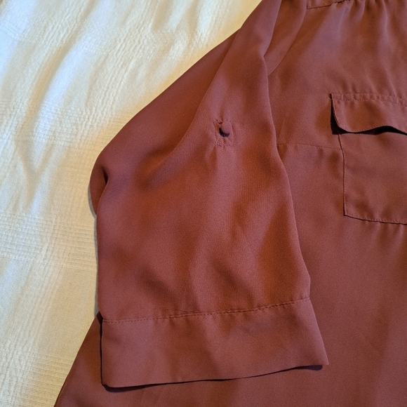 Torrid Harper women's size 2 blouse with convertible sleeves. 2 chest pockets - Picture 2 of 7